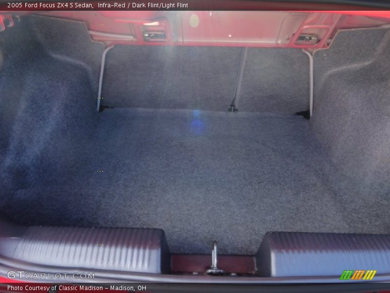 Infra-Red / Dark Flint/Light Flint 2005 Ford Focus ZX4 S Sedan