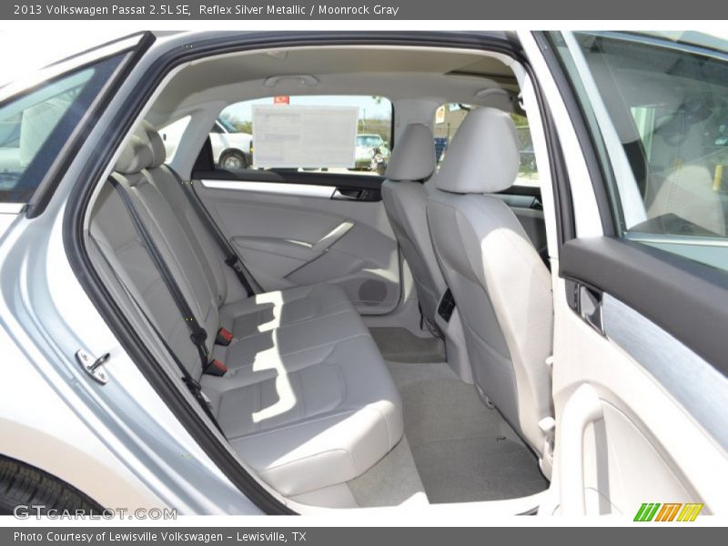 Reflex Silver Metallic / Moonrock Gray 2013 Volkswagen Passat 2.5L SE