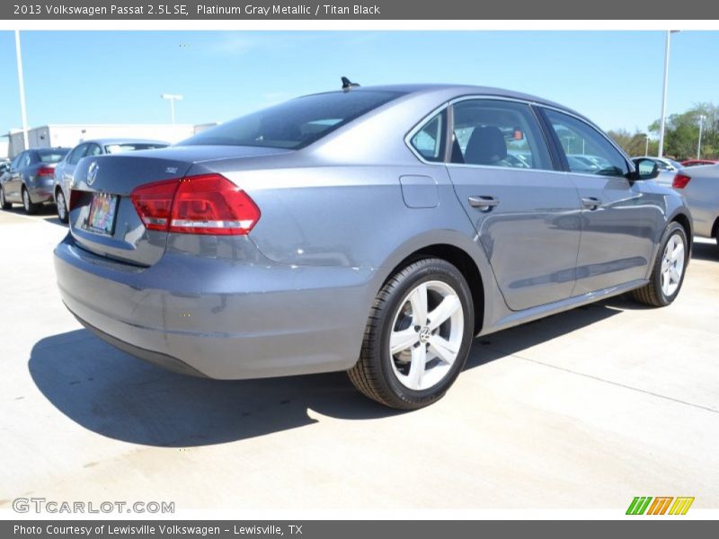 Platinum Gray Metallic / Titan Black 2013 Volkswagen Passat 2.5L SE