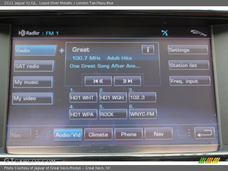 Liquid Silver Metallic / London Tan/Navy Blue 2011 Jaguar XJ XJL