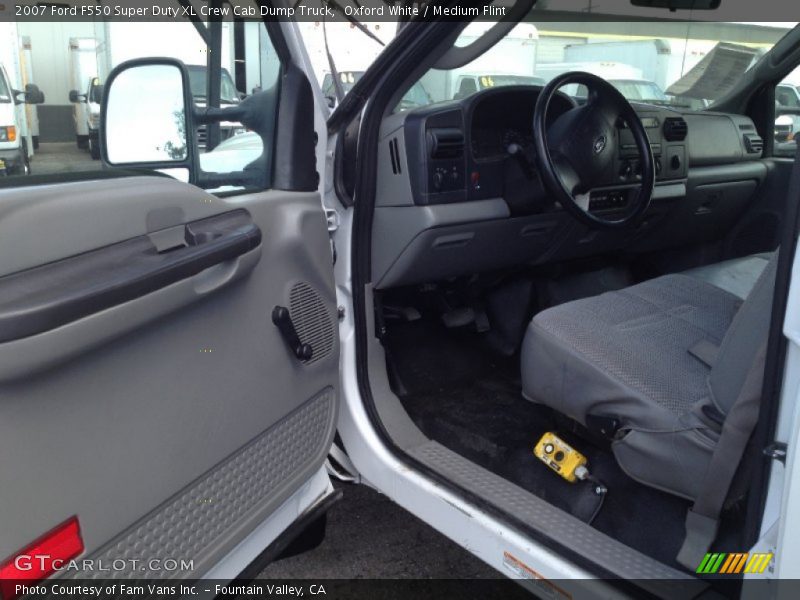 Oxford White / Medium Flint 2007 Ford F550 Super Duty XL Crew Cab Dump Truck