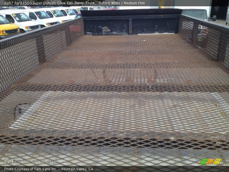 Oxford White / Medium Flint 2007 Ford F550 Super Duty XL Crew Cab Dump Truck