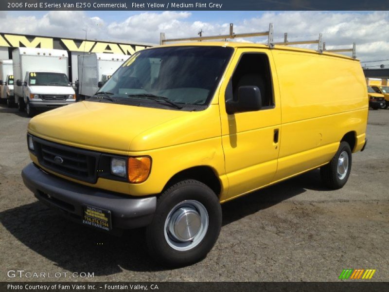 Front 3/4 View of 2006 E Series Van E250 Commercial