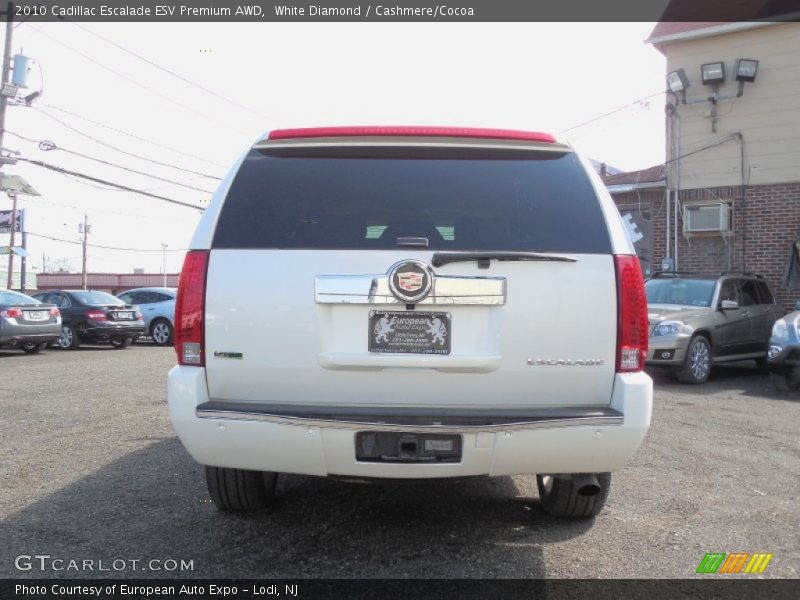 White Diamond / Cashmere/Cocoa 2010 Cadillac Escalade ESV Premium AWD