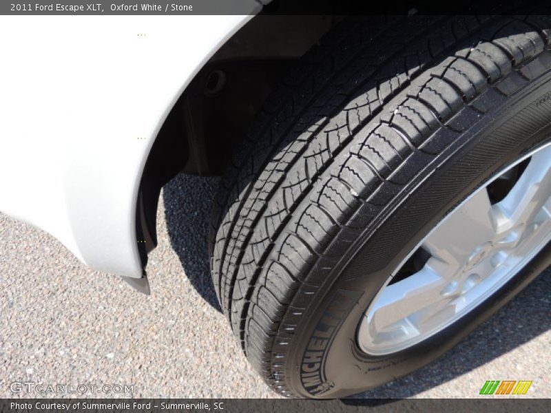 Oxford White / Stone 2011 Ford Escape XLT