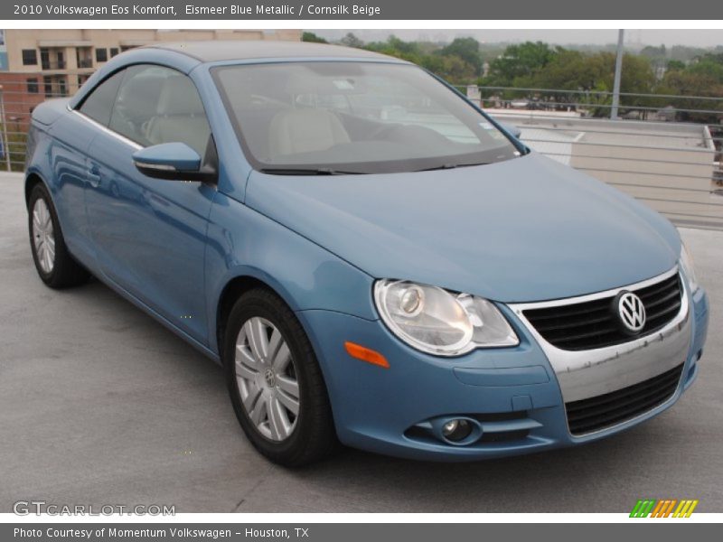 Front 3/4 View of 2010 Eos Komfort