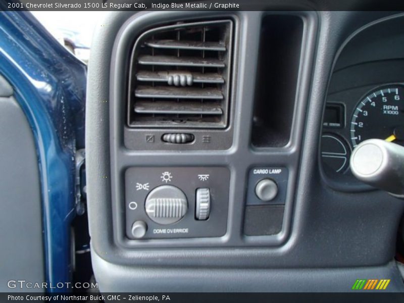 Controls of 2001 Silverado 1500 LS Regular Cab