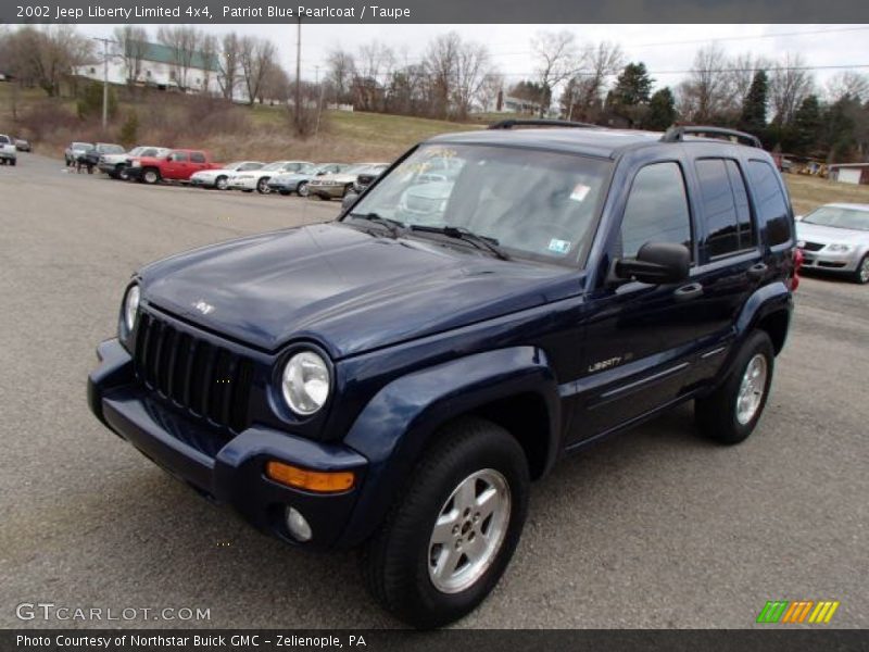 Front 3/4 View of 2002 Liberty Limited 4x4