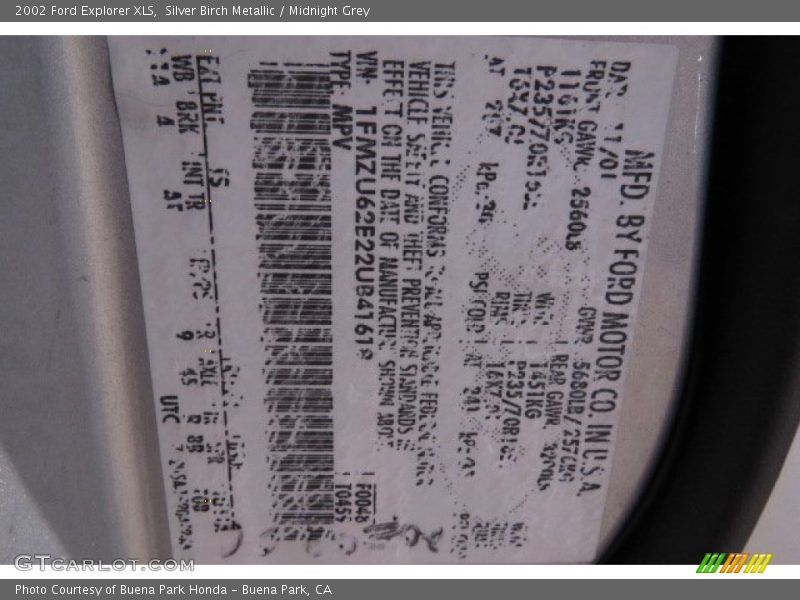 Silver Birch Metallic / Midnight Grey 2002 Ford Explorer XLS