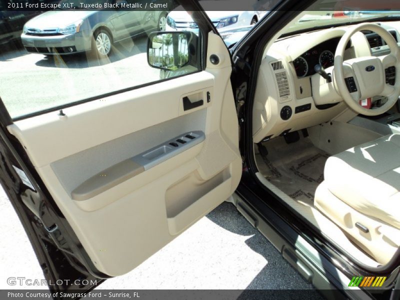 Tuxedo Black Metallic / Camel 2011 Ford Escape XLT