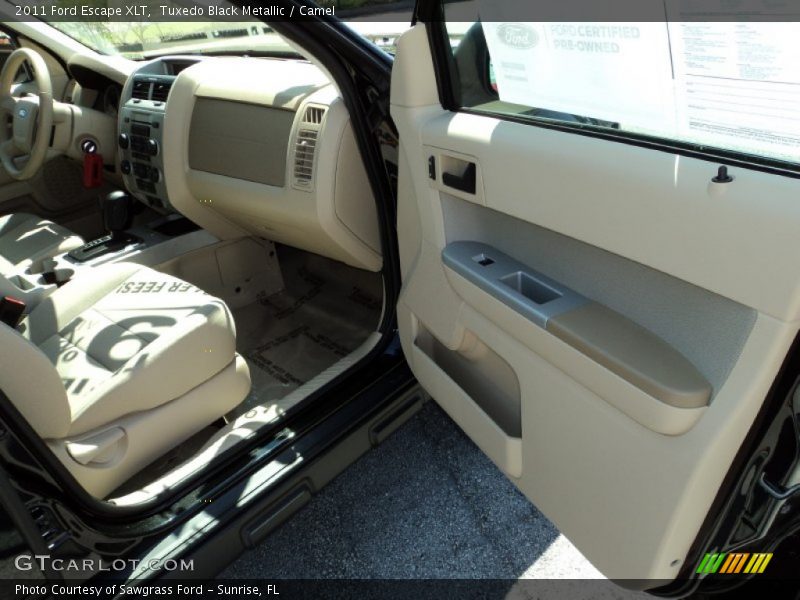 Tuxedo Black Metallic / Camel 2011 Ford Escape XLT