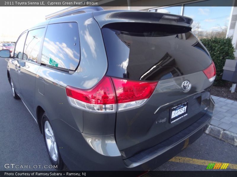 Cypress Green Pearl / Bisque 2011 Toyota Sienna LE