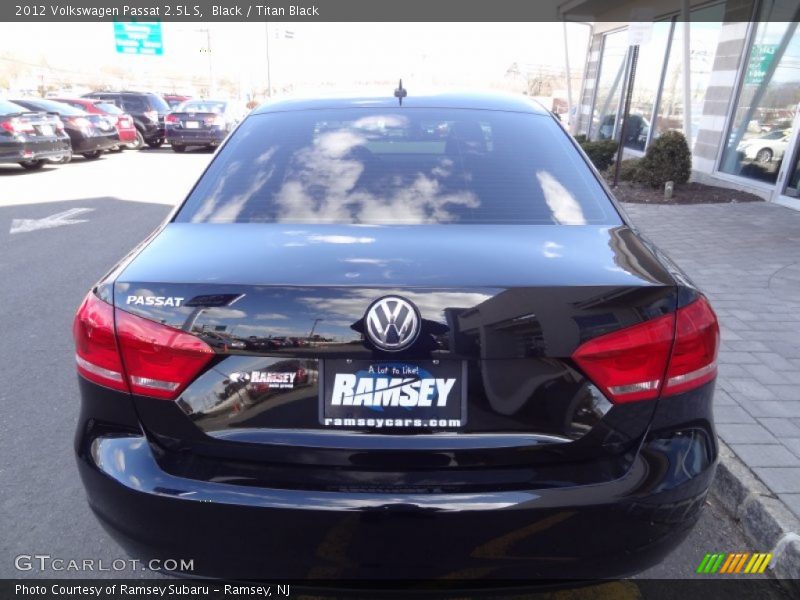 Black / Titan Black 2012 Volkswagen Passat 2.5L S
