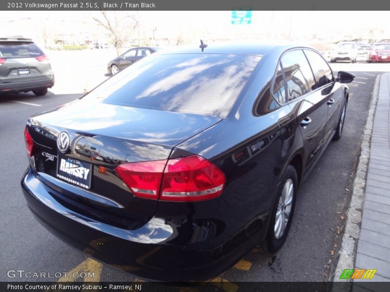 Black / Titan Black 2012 Volkswagen Passat 2.5L S