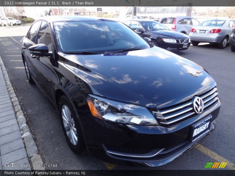 Black / Titan Black 2012 Volkswagen Passat 2.5L S
