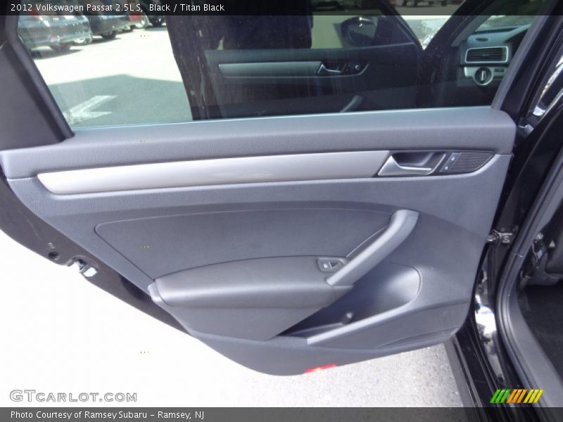 Black / Titan Black 2012 Volkswagen Passat 2.5L S