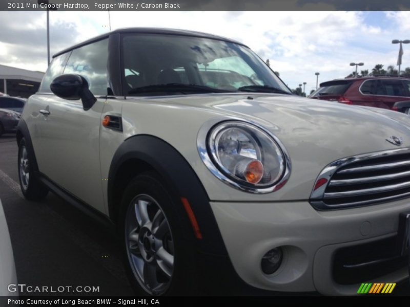 Pepper White / Carbon Black 2011 Mini Cooper Hardtop