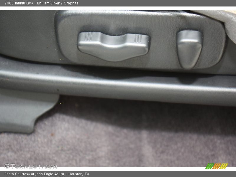 Brilliant Silver / Graphite 2003 Infiniti QX4