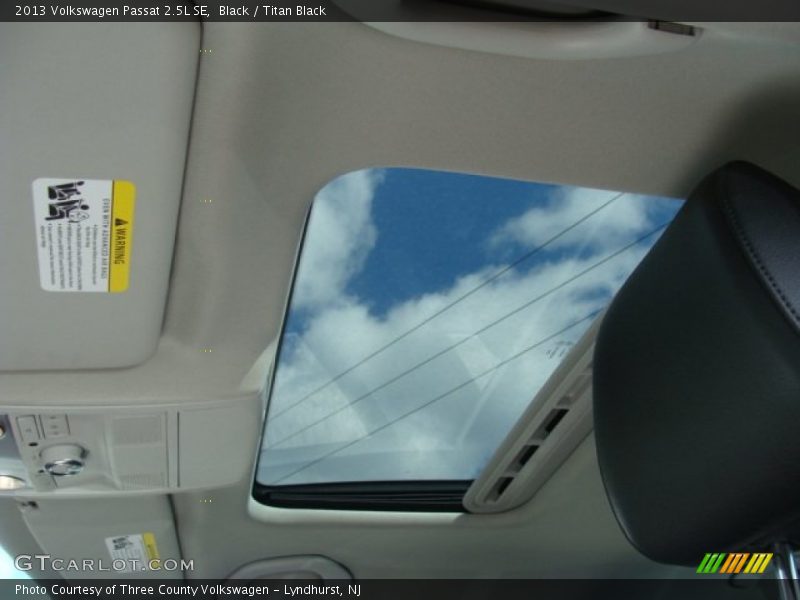 Black / Titan Black 2013 Volkswagen Passat 2.5L SE