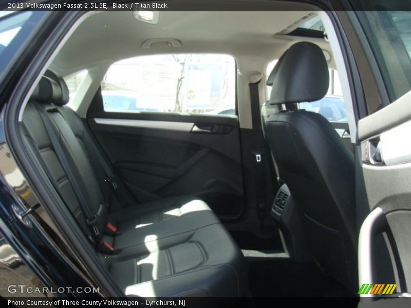 Black / Titan Black 2013 Volkswagen Passat 2.5L SE