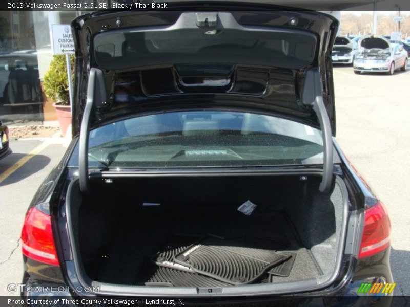 Black / Titan Black 2013 Volkswagen Passat 2.5L SE