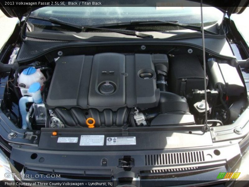 Black / Titan Black 2013 Volkswagen Passat 2.5L SE