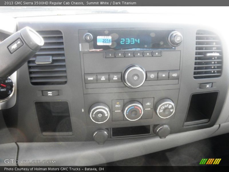 Summit White / Dark Titanium 2013 GMC Sierra 3500HD Regular Cab Chassis