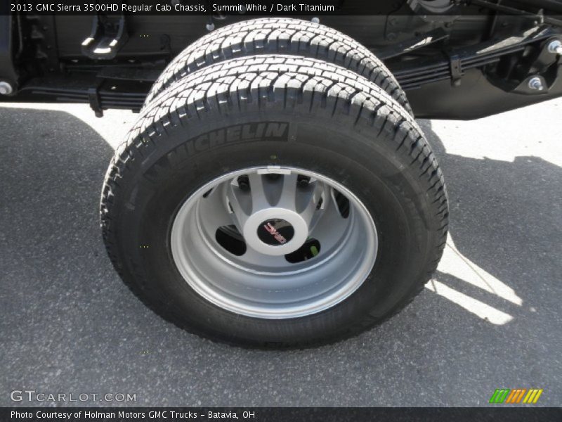 Summit White / Dark Titanium 2013 GMC Sierra 3500HD Regular Cab Chassis