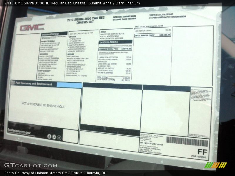 Summit White / Dark Titanium 2013 GMC Sierra 3500HD Regular Cab Chassis