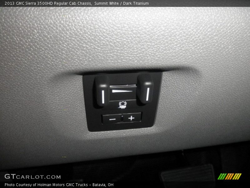 Summit White / Dark Titanium 2013 GMC Sierra 3500HD Regular Cab Chassis