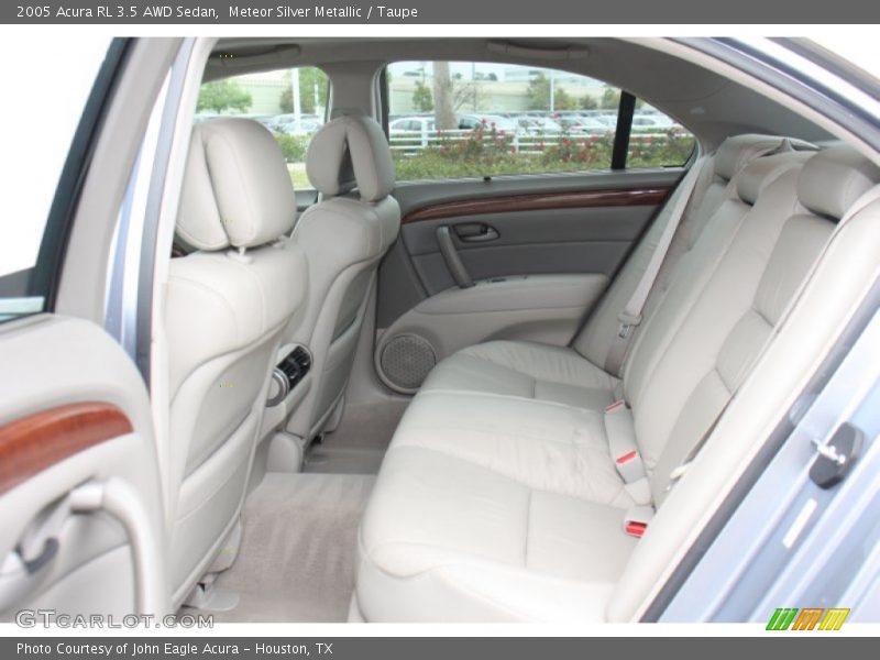 Rear Seat of 2005 RL 3.5 AWD Sedan