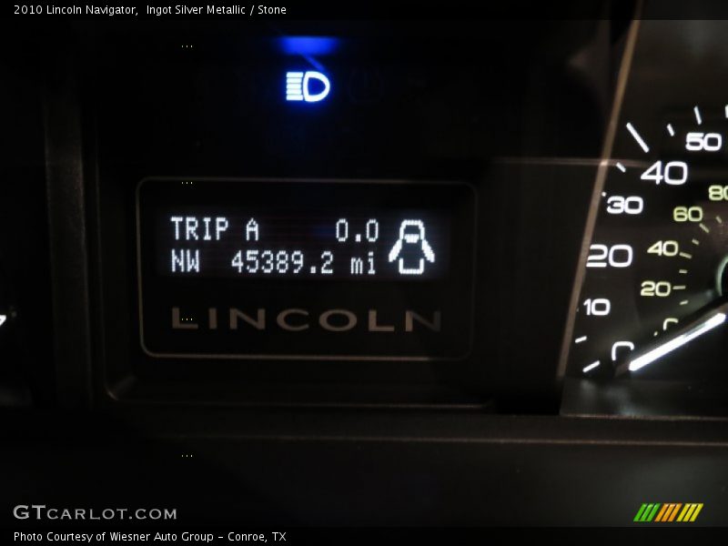 Ingot Silver Metallic / Stone 2010 Lincoln Navigator