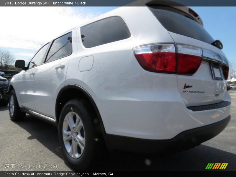 Bright White / Black 2013 Dodge Durango SXT