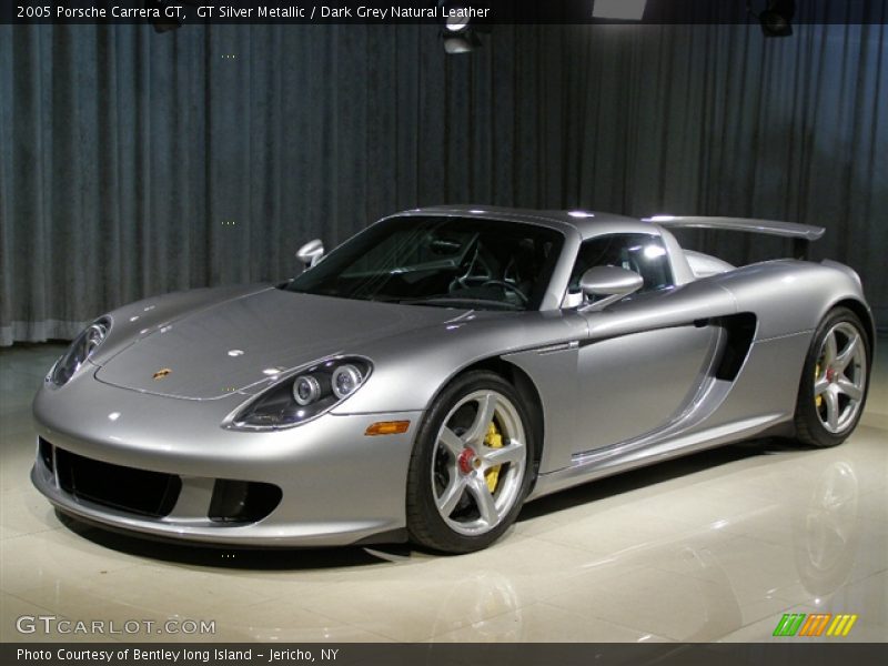 Porsche Carrera GT from its other good side. With spoiler raised. - 2005 Porsche Carrera GT 