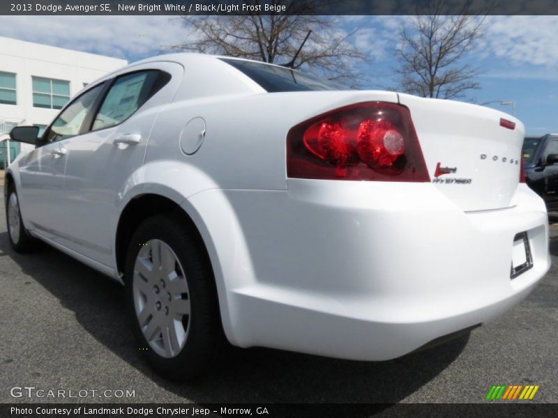 New Bright White / Black/Light Frost Beige 2013 Dodge Avenger SE