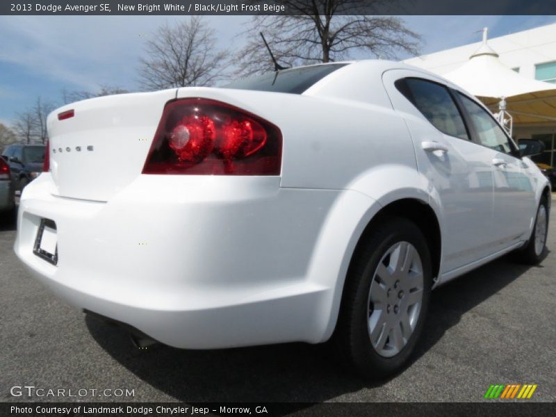 New Bright White / Black/Light Frost Beige 2013 Dodge Avenger SE