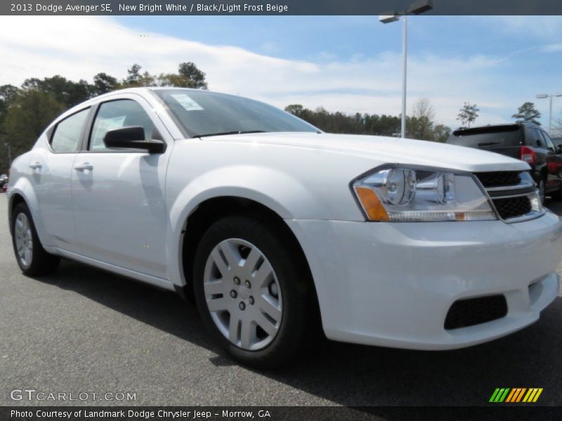 New Bright White / Black/Light Frost Beige 2013 Dodge Avenger SE