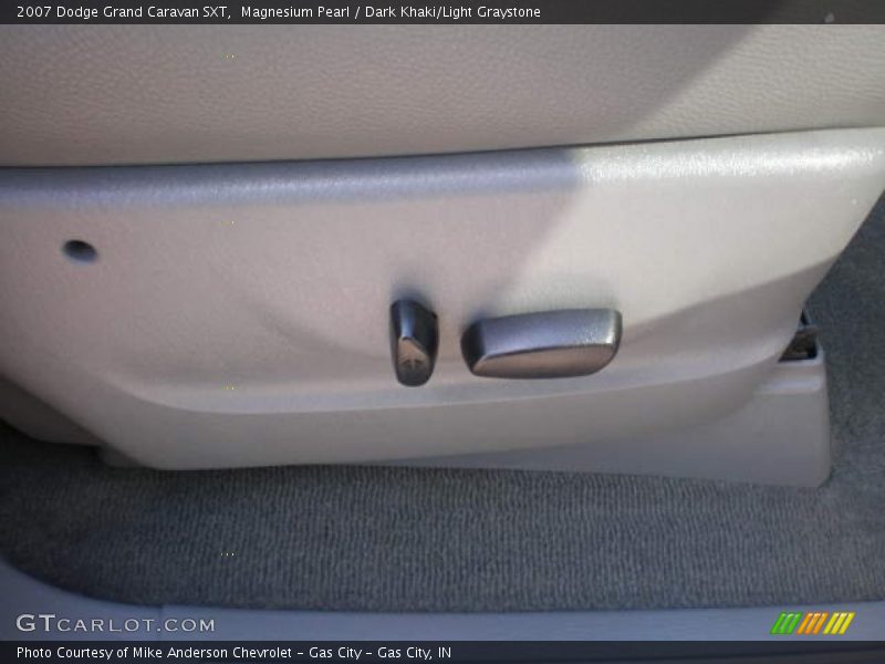 Magnesium Pearl / Dark Khaki/Light Graystone 2007 Dodge Grand Caravan SXT