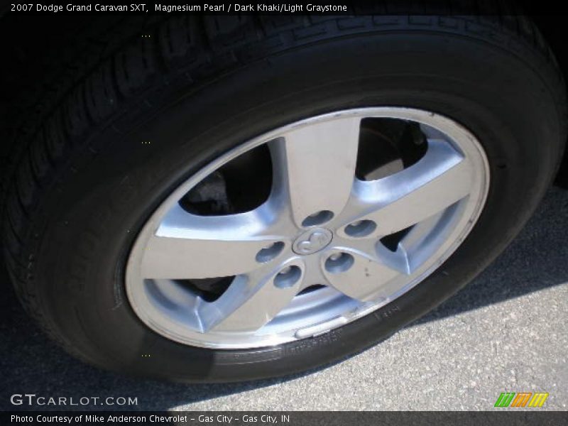 Magnesium Pearl / Dark Khaki/Light Graystone 2007 Dodge Grand Caravan SXT