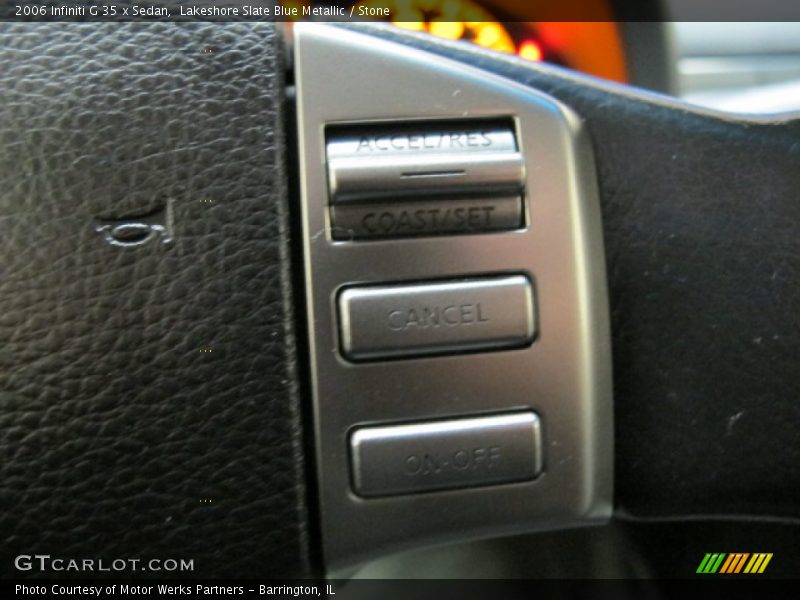 Controls of 2006 G 35 x Sedan