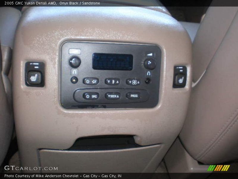 Controls of 2005 Yukon Denali AWD