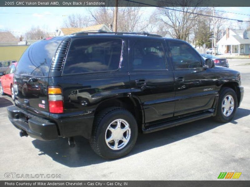 Onyx Black / Sandstone 2005 GMC Yukon Denali AWD