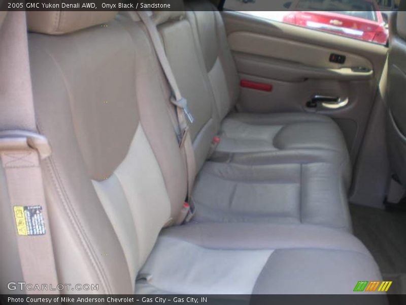 Onyx Black / Sandstone 2005 GMC Yukon Denali AWD