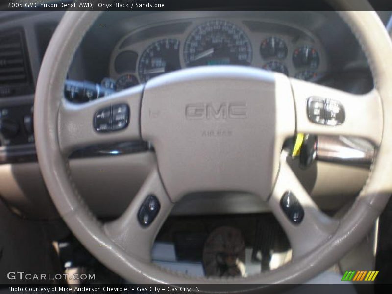 Onyx Black / Sandstone 2005 GMC Yukon Denali AWD
