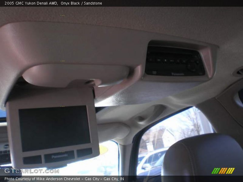 Entertainment System of 2005 Yukon Denali AWD