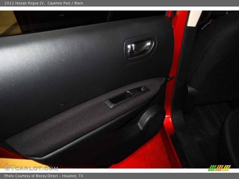 Cayenne Red / Black 2011 Nissan Rogue SV