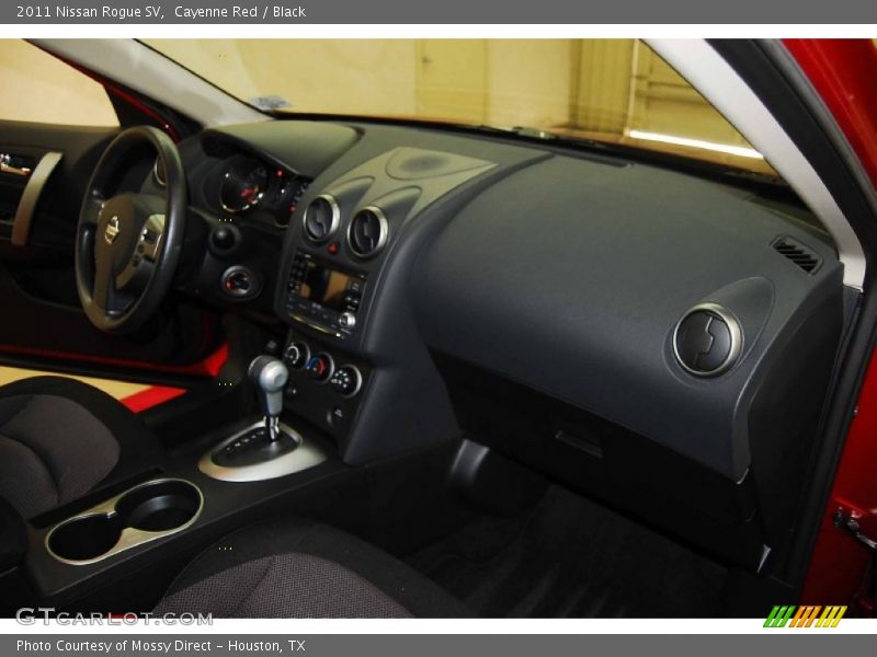 Cayenne Red / Black 2011 Nissan Rogue SV
