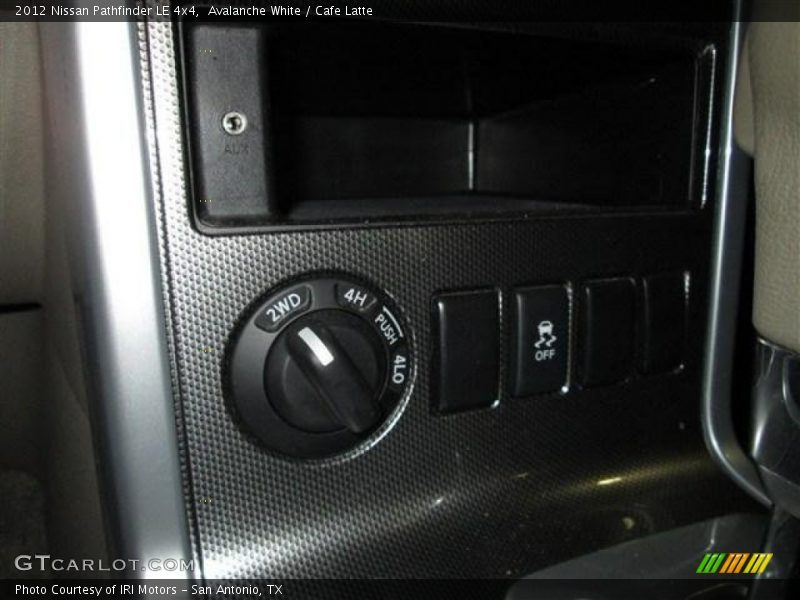 Avalanche White / Cafe Latte 2012 Nissan Pathfinder LE 4x4