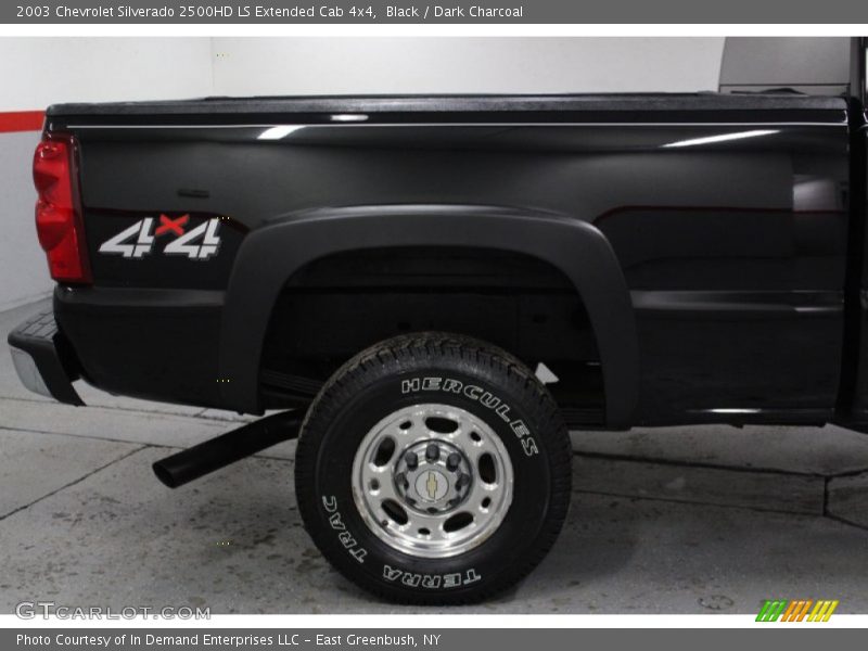 Black / Dark Charcoal 2003 Chevrolet Silverado 2500HD LS Extended Cab 4x4