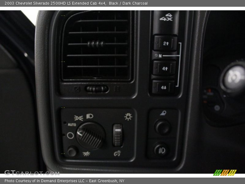Black / Dark Charcoal 2003 Chevrolet Silverado 2500HD LS Extended Cab 4x4